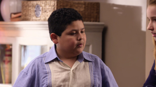 Modern_Family_Fizbo_2117.jpg