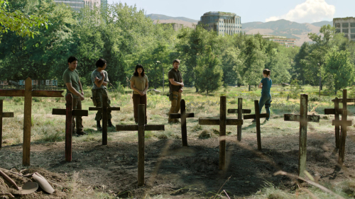 The_Last_of_Us_2x01_0203.jpg
