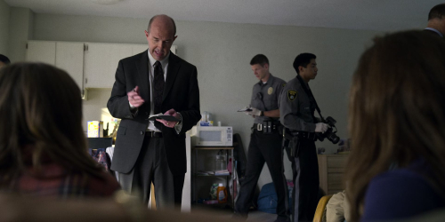 Unbelievable_1x01_0601.jpg